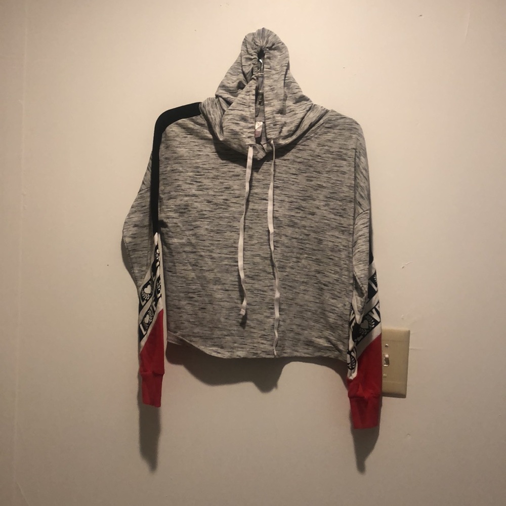 No boundaries-M (7-9 )-love hoodie crop top - Picture 2 of 12